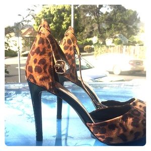 Madden Girl 7.5M leopard Stilletos ankle strap
